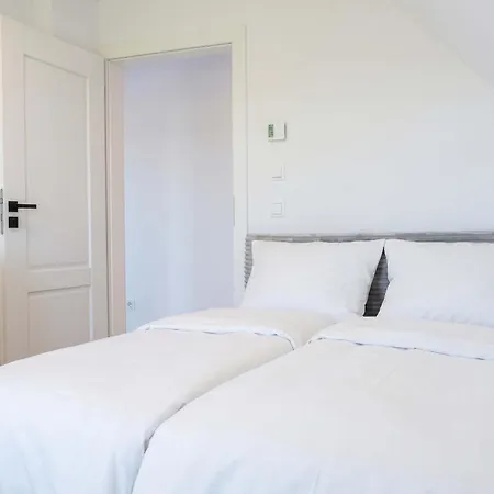 Fh Kuestenluft Auf Ruegen Mit Sauna Und Kamin Nyaraló