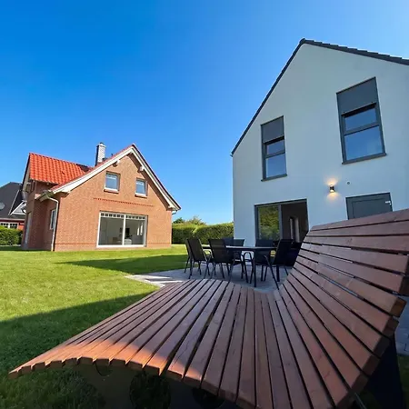 Fh Kuestenluft Auf Ruegen Mit Sauna Und Kamin